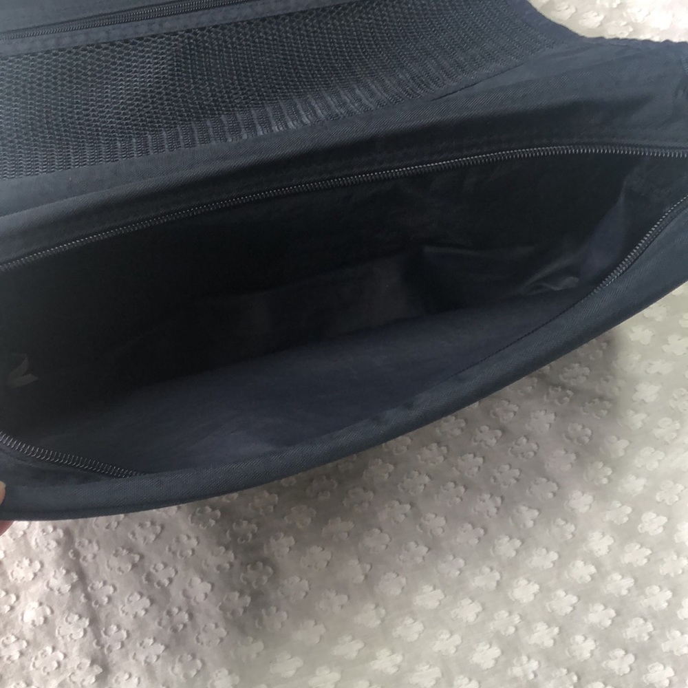 Escada Pour Homme Travel Bag - Picture 9 of 12